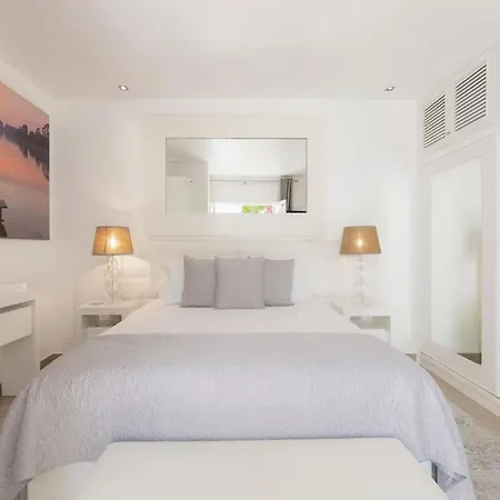 House With Private Heated Pool And Sea Views *